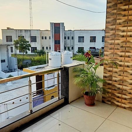 Bhavya Homestay Garudeshwar Bagian luar foto