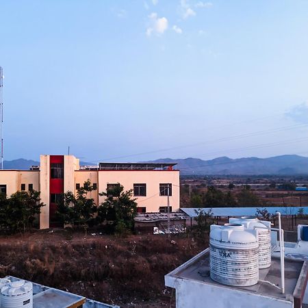 Bhavya Homestay Garudeshwar Bagian luar foto