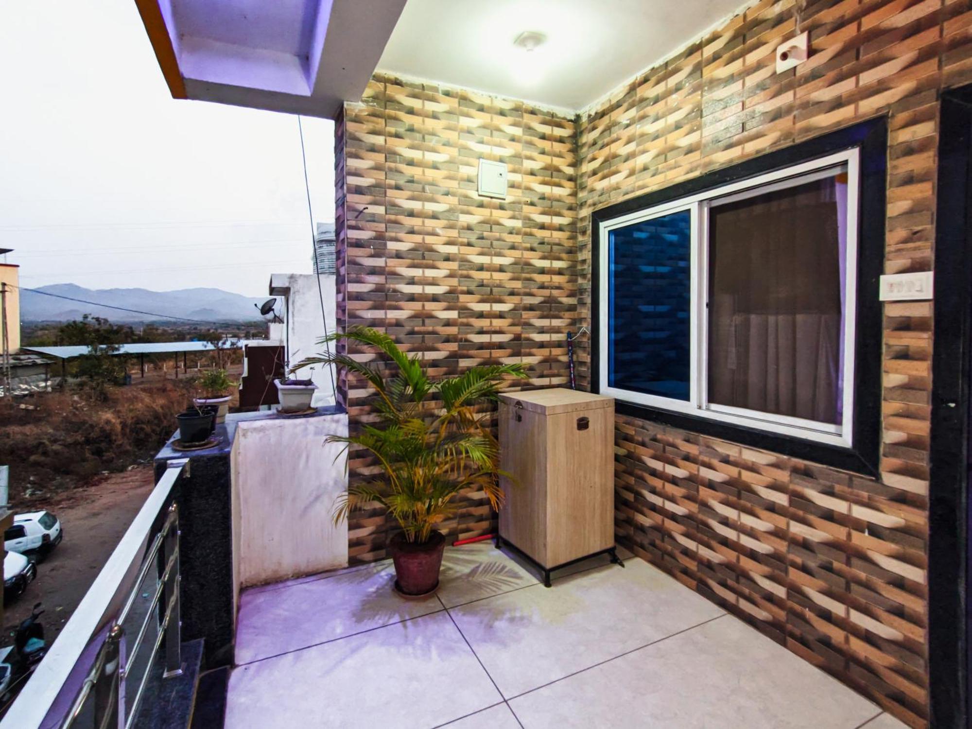 Bhavya Homestay Garudeshwar Bagian luar foto