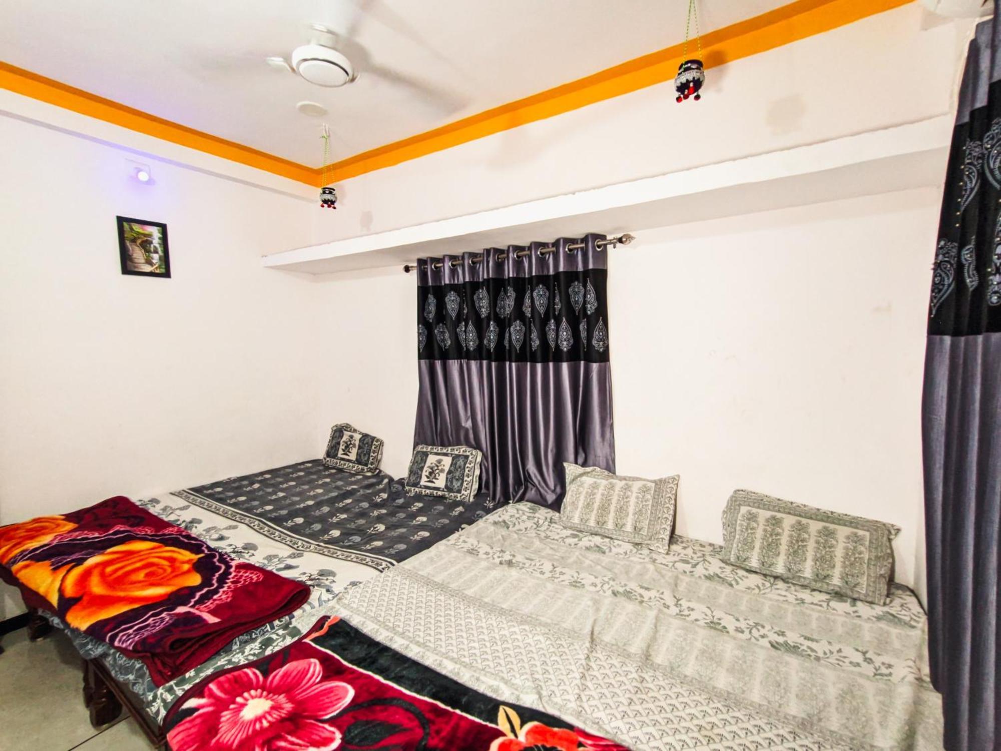 Bhavya Homestay Garudeshwar Bagian luar foto