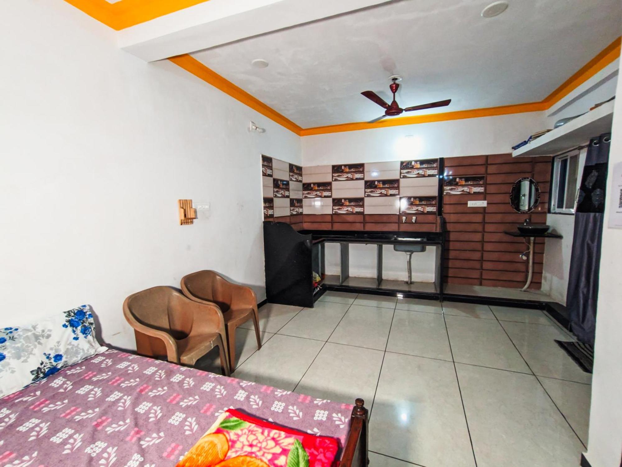 Bhavya Homestay Garudeshwar Bagian luar foto